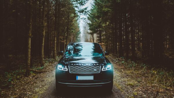 La fin d’une époque : Range Rover bouleverse toutes ses habitudes avec son ovni électrique