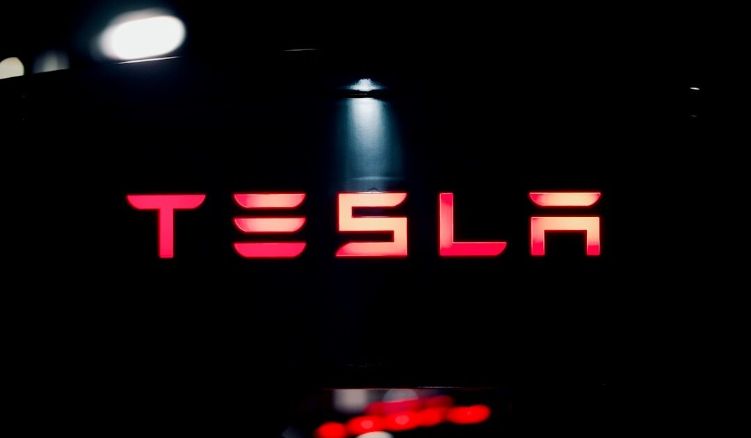 Tesla bat son record de ventes, mais ses profits s’effondrent : que se passe-t-il ?