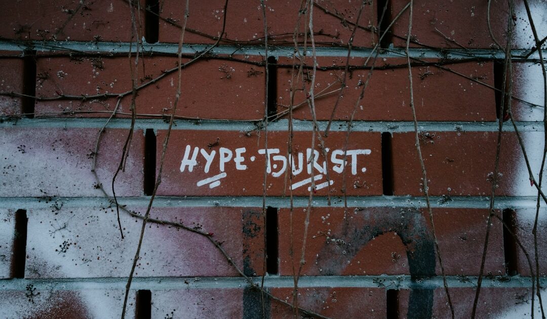 Hyperliquid : HYPE recule alors que 150 millions de dollars de tokens sortent du staking