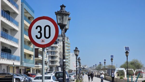 Oubliez les mastodontes : avec 300 km d’autonomie, la véritable Smart arrive enfin !