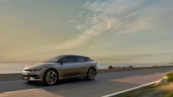 Plus fort que prévu : ce nouveau SUV électrique Volvo surprend avec une autonomie de plus de 800 km