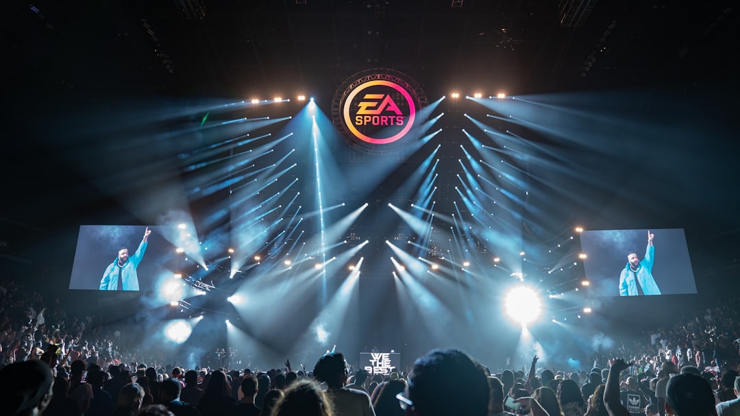 EA Sports FC 27, le premier épisode à tenter le monde ouvert, est déjà moins cher en précommande