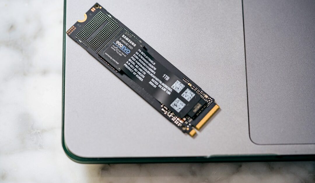 Jouez et créez sans limite avec le nouveau SSD interne Samsung 990