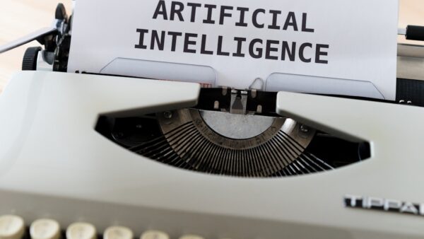 Intelligence Artificielle : Vint Cerf veut donner une carte d’identité à chaque agent IA