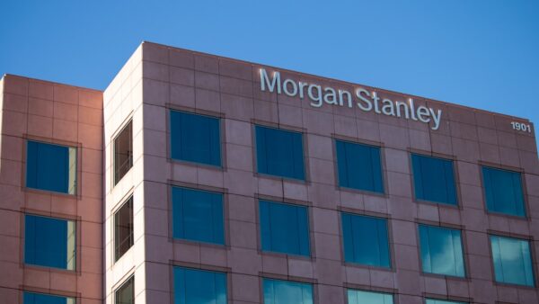 Morgan Stanley lance ses produits cotés ether et solana avec les frais les plus bas du marché