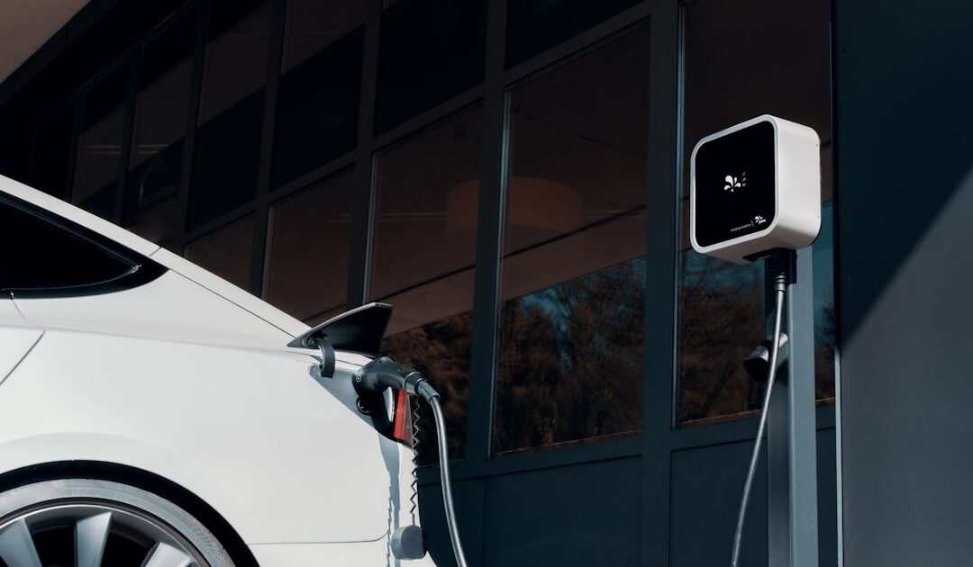 Incendies : Tesla offre la charge gratuite dans 5 Superchargeurs de France