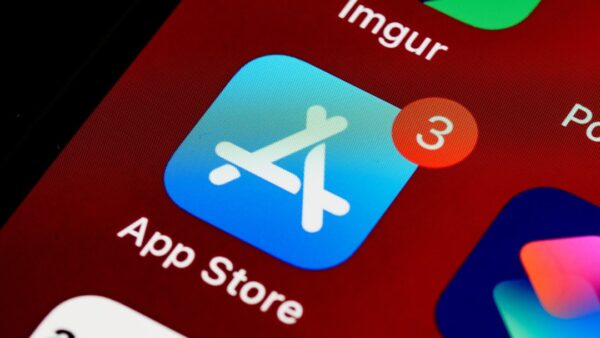 Une fausse application sur l’App Store leur a fait perdre 1,8 million de dollars, ils poursuivent Apple