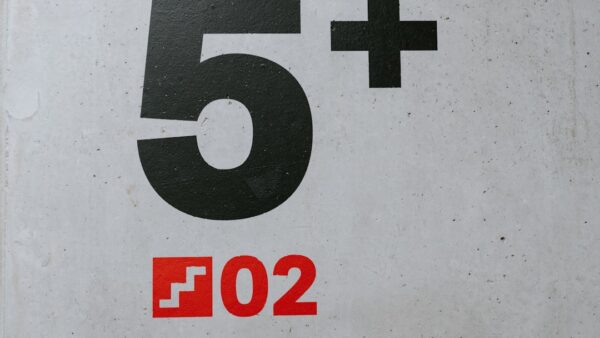 Ce forfait 5G+ combine 500 Go, SFR TV et 137 destinations à un excellent prix