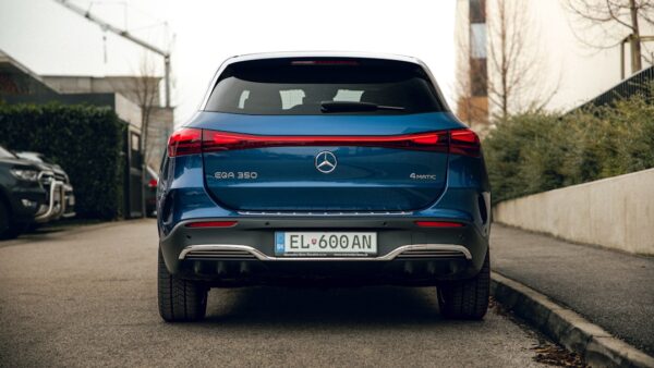 Mercedes GLA électrique : 657 km d’autonomie et recharge express pour le nouveau SUV aussi disponible en hybride