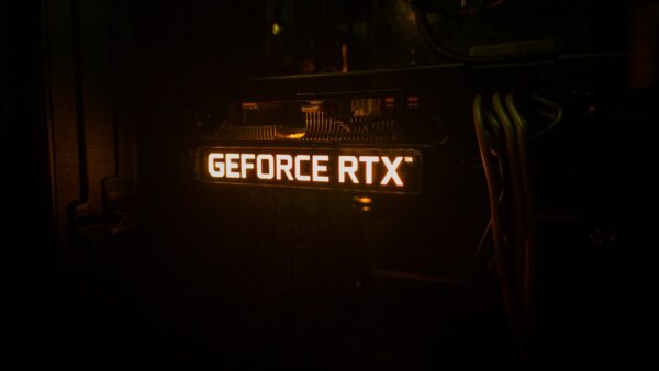 Écran 18″ Mini LED 240 Hz, RTX 5090, 64 Go de RAM : ce laptop gamer surpuissant en met plein la vue et profite (heureusement) d’une remise de 350 €