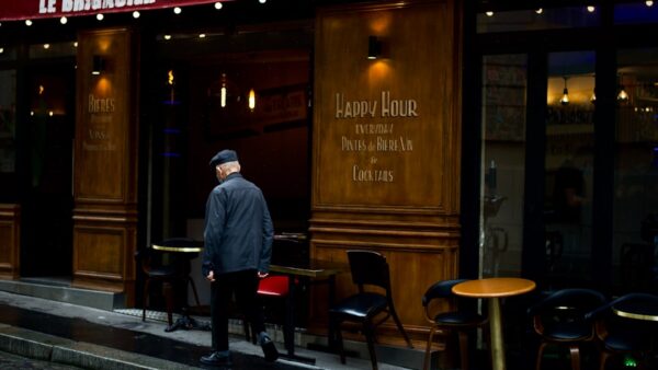 Le come-back éclair de Benjamin Patou : après la vente de Moma, il rebâtit déjà un empire avec Antoine Arnault et Yannick Bolloré