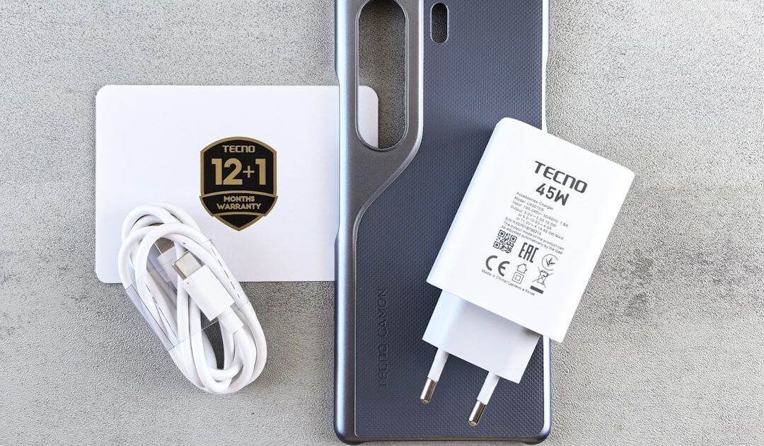 « 0 mm de bordures : Tecno présente un smartphone avec un écran vraiment sans bordures