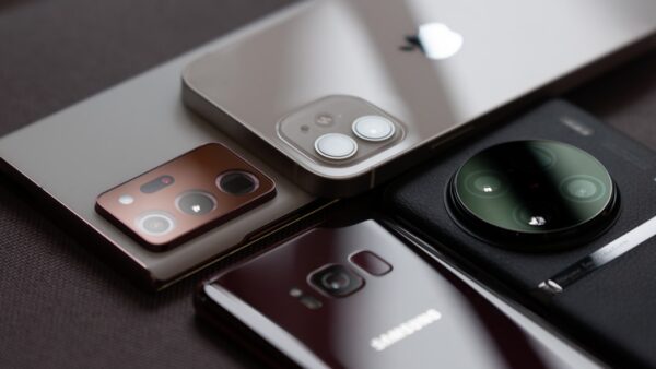 La sélection des smartphones avec la meilleure autonomie en 2026 : notre comparatif complet