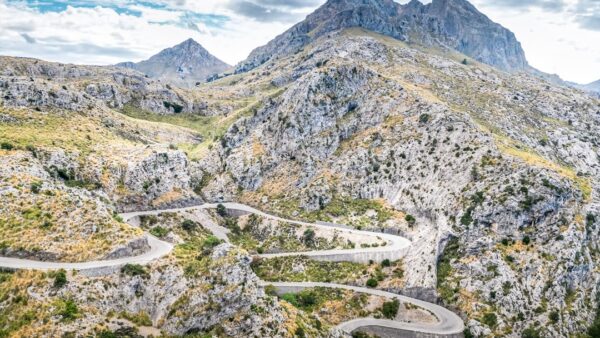 Plus de 400 km sur autoroute : j’ai essayé la Mercedes CLA et je comprends pourquoi c’est la voiture de l’année