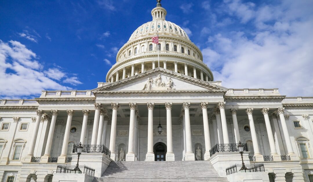 CLARITY Act : le Sénat américain part en vacances, la loi crypto reste sur la touche