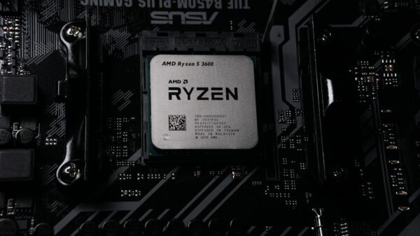 AMD Ryzen 7 7800X3D : superbe affaire sur ce processeur taillé pour le gaming (-​48%) 