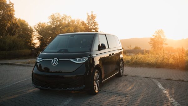 Jetta M6 : Volkswagen lance une rivale de la Tesla Model 3 à seulement 12 500 € en Chine
