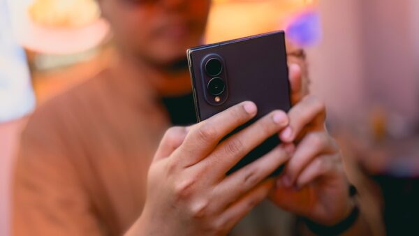 Le Galaxy Z Fold 8 explose tous les records chez Samsung et prend du retard à la livraison
