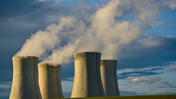 Comment investir dans le nucléaire en 2026 ? Voici les meilleures actions du secteur