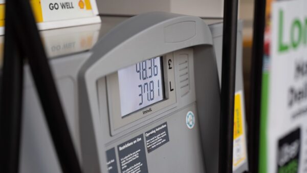 2,22 euro le litre de gazole : pourquoi les carburants continuent-ils de flamber ?