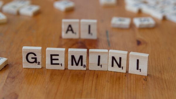 Au fait, c’est quoi la différence entre Gemini et Gemini Intelligence ?