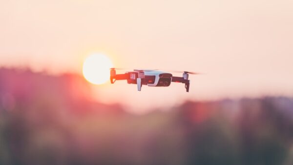 Filmer au drone l’éclipse du 12 août : ce que la réglementation autorise vraiment en France et en Espagne
