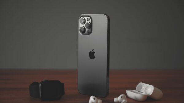 Apple va-t-il rendre l’iPhone 18 Pro hors de prix ? Les premières estimations font peur