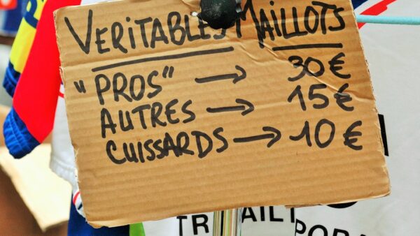 Deux offres d’emploi ont vendu la mèche : Anthropic va concevoir ses propres puces pour faire tourner Claude