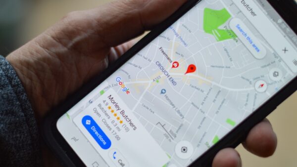 Google Maps peut désormais commander à manger et réserver votre hôtel grâce à l’IA