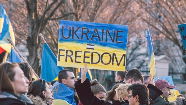 Guerre en Ukraine : que cache cette réunion secrète entre Russes et Européens organisée à Vienne ?