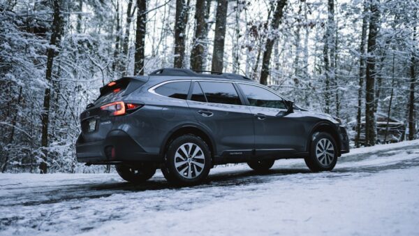 Subaru e-Outback : un grand break électrique à l’aise hors du bitume, jumeau du Toyota bZ4X Touring