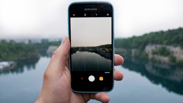 Notre prise en main vidéo du Samsung Galaxy Z Flip 8 : l’écran externe libère enfin son potentiel