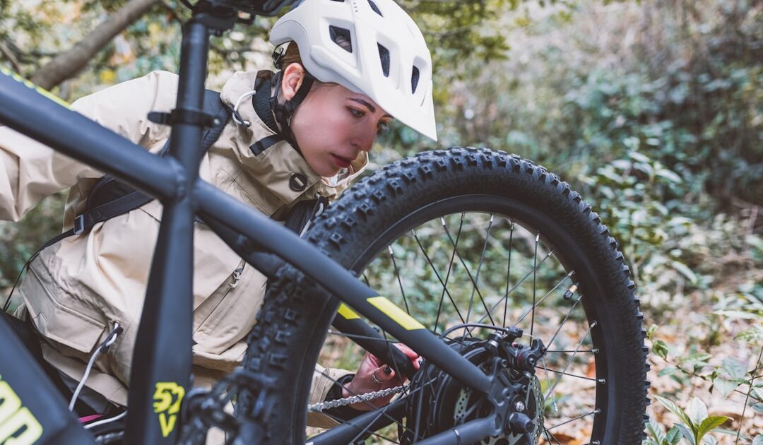 Decathlon baisse le prix de son récent VTT électrique conçu pour les randonnées