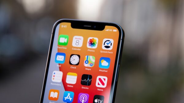 iOS 27 fait apparaître un logo « 5G+ » sur les iPhone en France, mais ça ne change rien à votre connexion