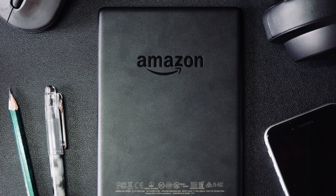 Amazon brade de 150 € sa liseuse premium Kindle Scribe qui fait carnet de notes