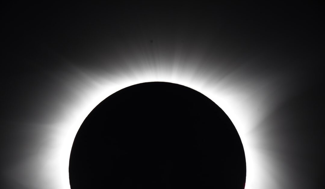 Où suivre en direct la grande éclipse solaire totale du 12 août 2026 ?