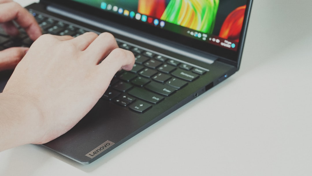 « Project Swan » : Lenovo travaille sur un ThinkBook à écran déroulant ultra-wide pour les pros