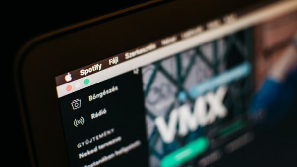 Après Deezer, Spotify va étiqueter la musique générée par IA