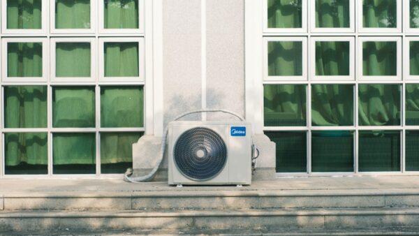 Midea PortaSplit : le climatiseur star de l’été de retour à 899 €, mais les stocks fondent