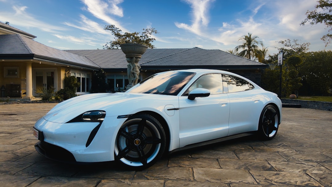 Porsche Taycan : l’effondrement des ventes va-t-il achever la berline électrique ?