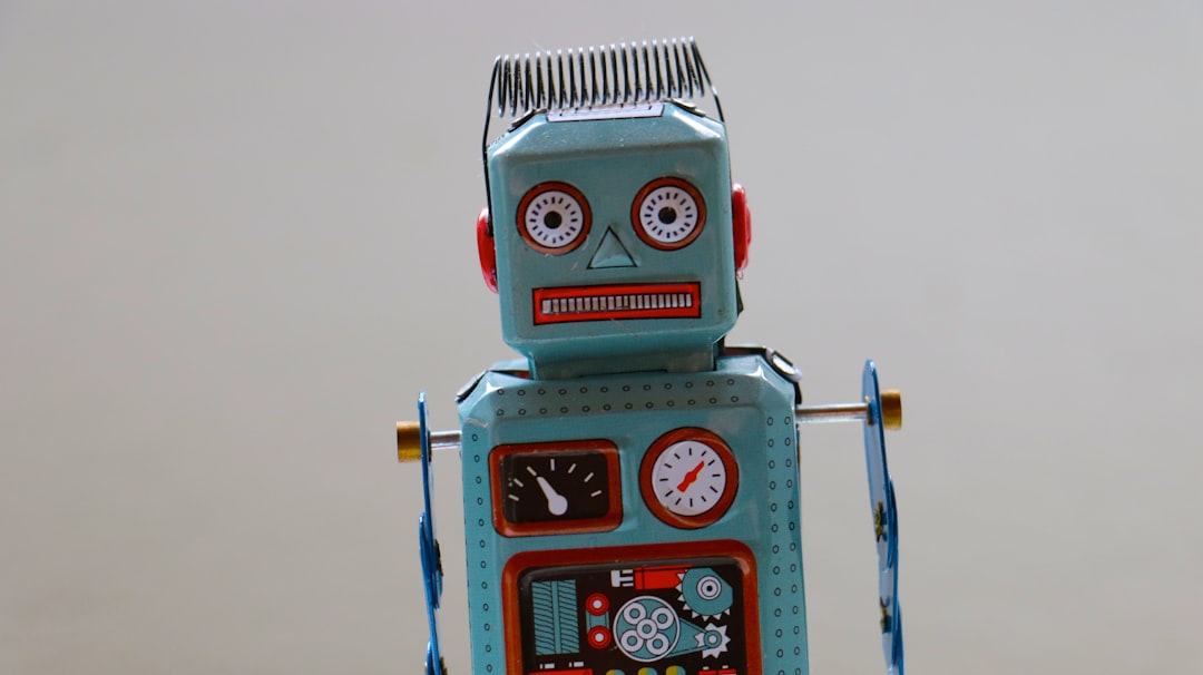 Cet adorable robot aspirateur américain fait tout l’inverse des géants chinois (et ça fonctionne)