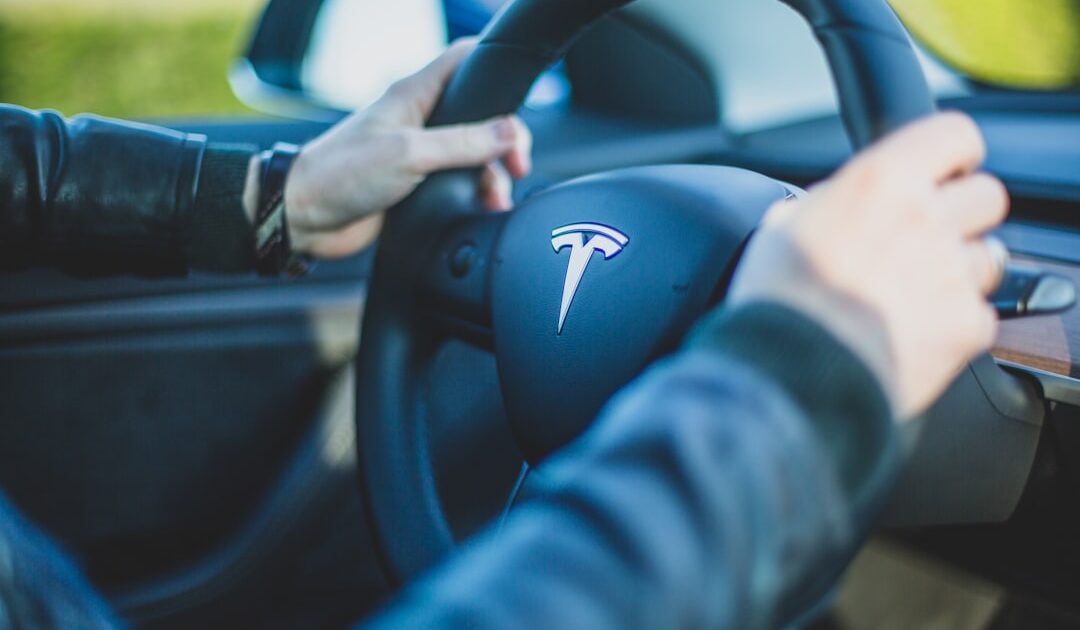 Lancement du Cybercab : Tesla envoie ses salariés jouer les cobayes dans des voitures sans volant
