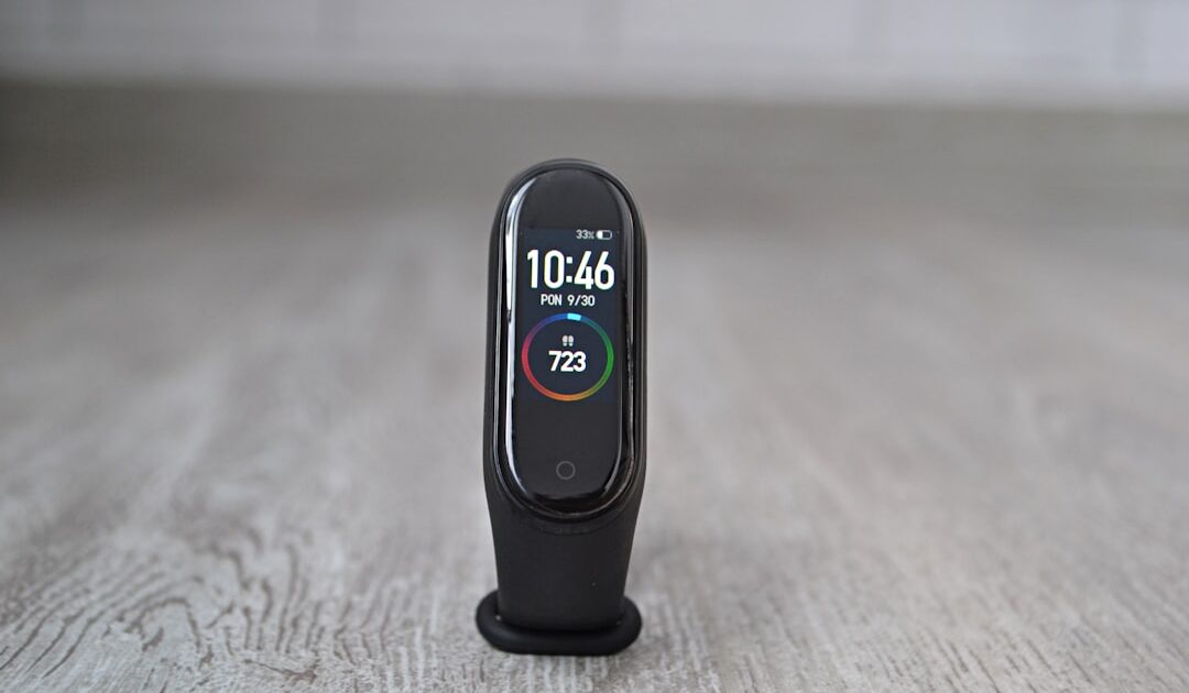 Le Xiaomi Smart Band 10 Pro, un bracelet connecté ultra-fiable et noté 8/10, chute à 64 €