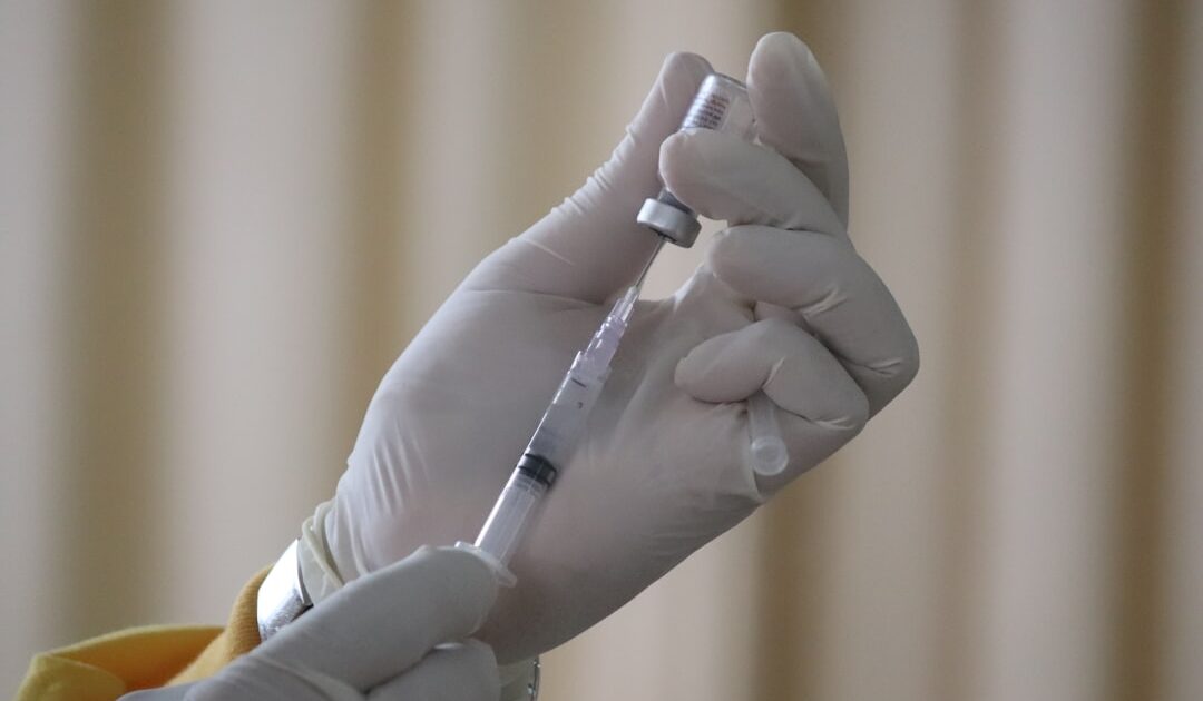 Pour la première fois, un vaccin contre le cancer à base d’ARNm franchit une étape décisive