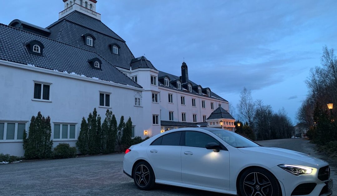 J’ai branché une Mercedes CLA électrique sur un Superchargeur Tesla : une recharge enfin possible, mais des choix qui interrogent