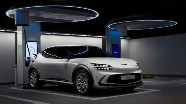 Voici le Genesis GV90 : ce SUV électrique coréen pousse tous les curseurs à l’extrême, sauf celui de l’autonomie