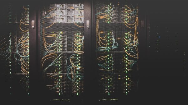 Data centers : l’IA prive-t-elle déjà des habitants d’eau et d’électricité ?