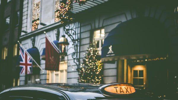 À Londres, des chauffeurs de taxi sont prêts à une guérilla contre les robotaxis