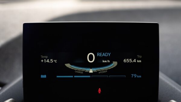 1 000 km d’autonomie et recharge en 5 minutes pour 32 000 € : BYD fait fort avec sa nouvelle berline électrique, la Da Han