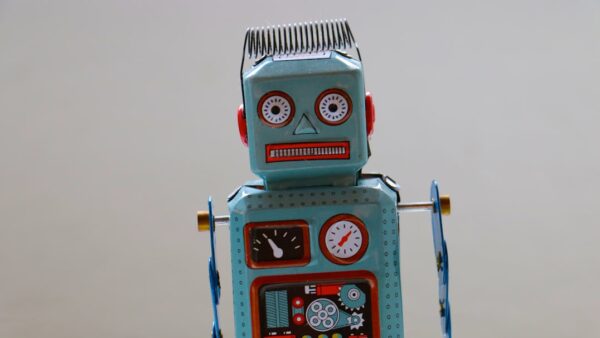 Ce robot-tondeuse coupe 32 % de son prix et frôle les 600 € grâce à cette offre d’Amazon